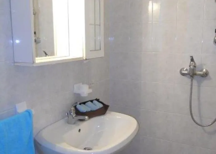 Modern Flat With Terrace-beahost Апартаменти Бібіоне