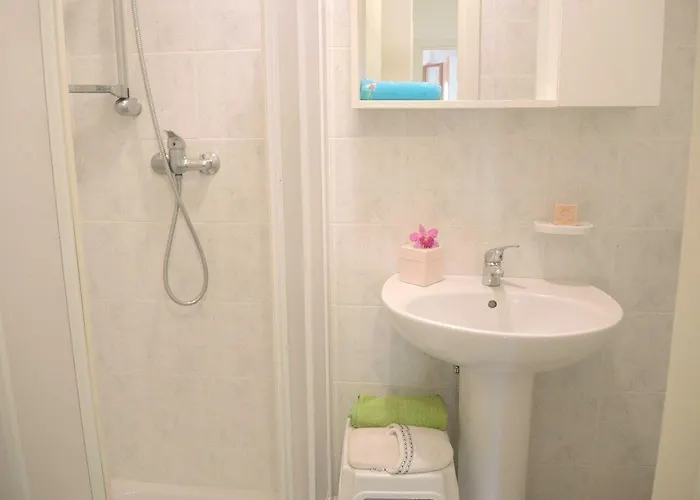 Апартаменти Modern Flat With Terrace-beahost Бібіоне