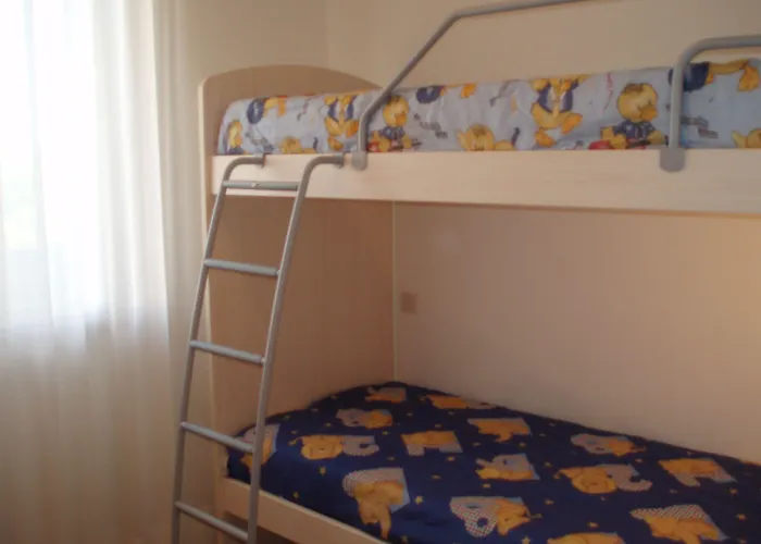 Modern Flat With Terrace-beahost Бібіоне