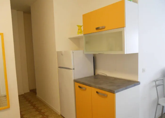 Апартаменти Modern Flat With Terrace-beahost