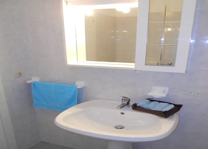 Апартаменти Modern Flat With Terrace-beahost *