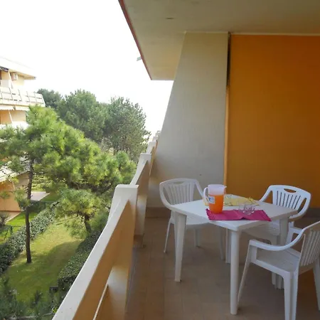 Modern Flat With Terrace - Beahost 아파트 *