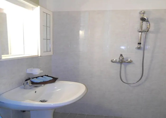 Modern Flat With Terrace-beahost *